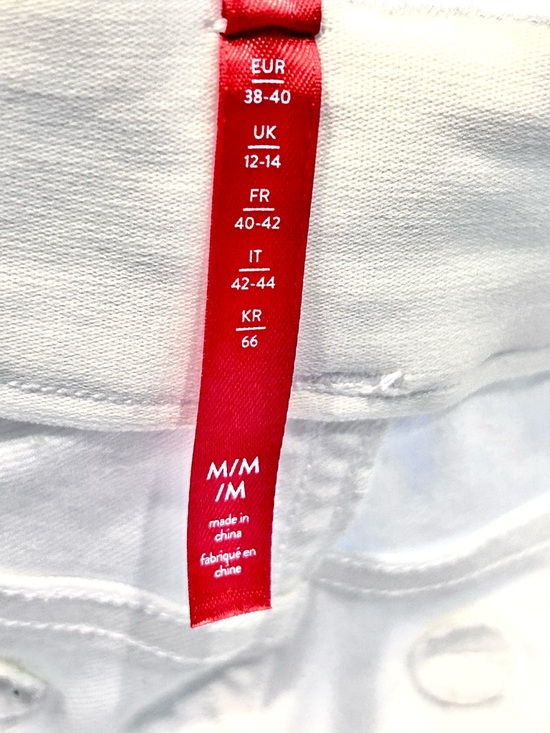 Spanx Shorts Stretch Twill White Pull On Hidden Shaping Slimming Women’s M - Picture 10 of 16